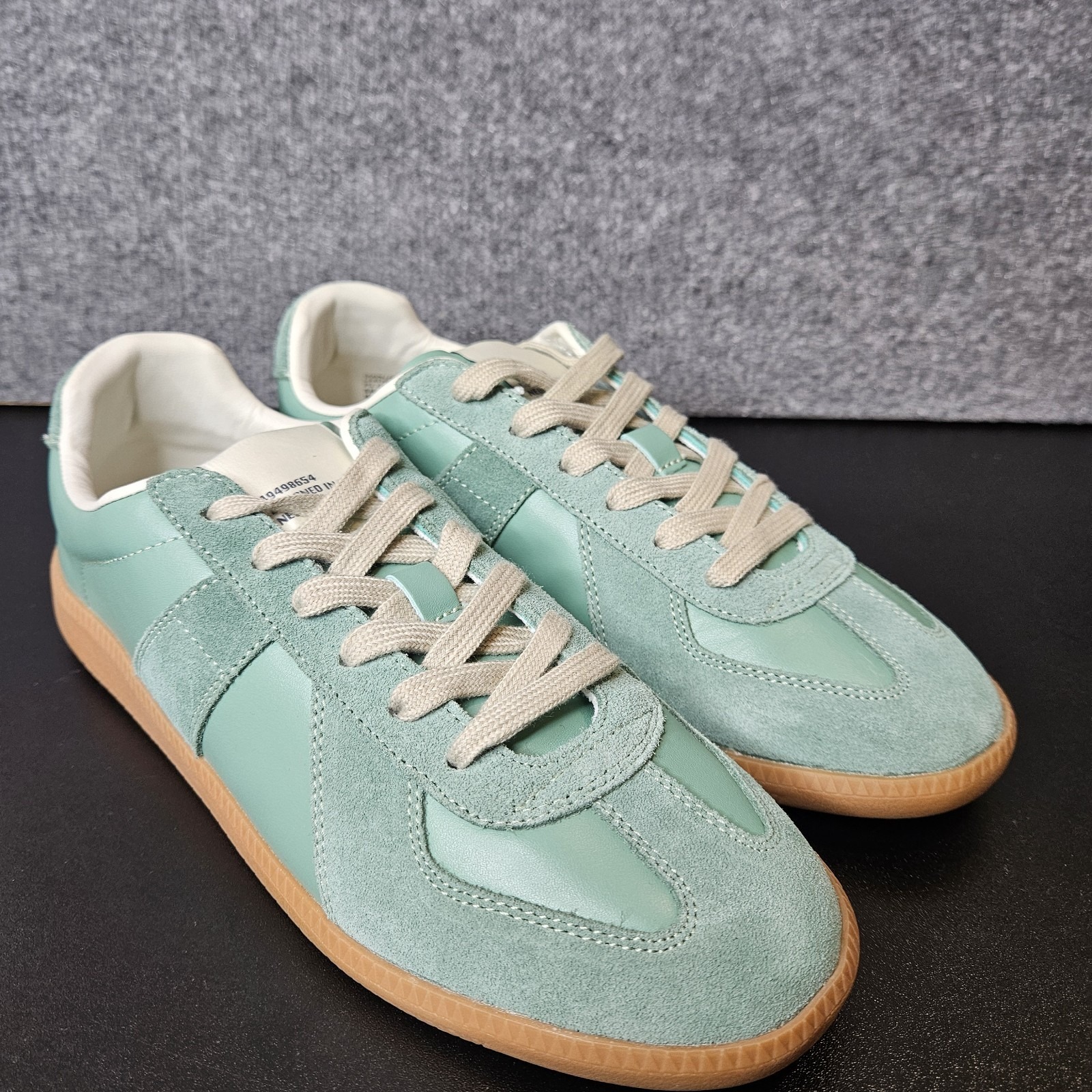 Nwot Steve Madden Women's Dixin Sneakers Size 10 Seafoam Green Suede Leather